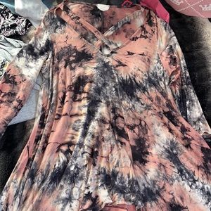 Boutique style shirt. size womens S/M